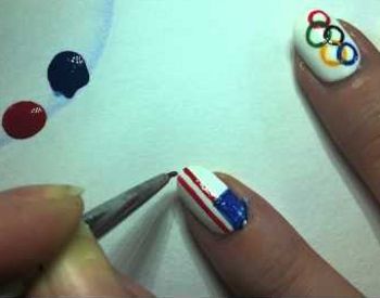 Создание рисунка на ногтях гелевой ручкой